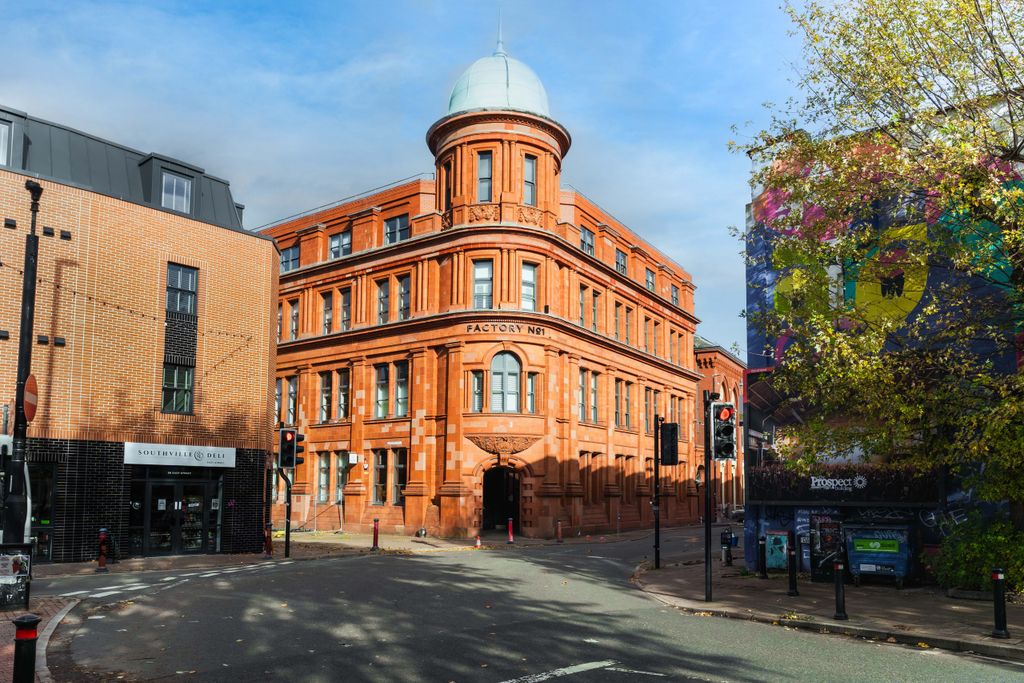 Property photo 2 of 13 20