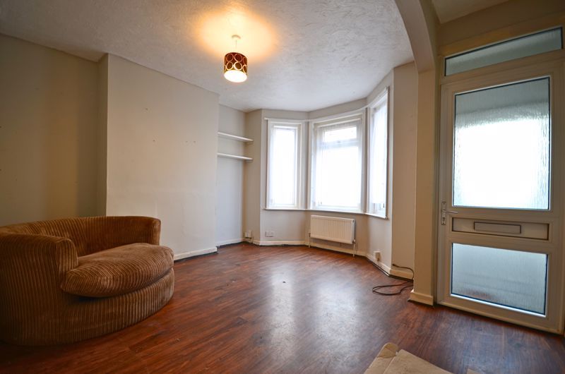 Property photo 3 of 17 Photo 11