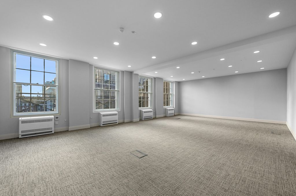 Property photo 2 of 15 Ol-Pil-16Hanoversq-4.Jpg