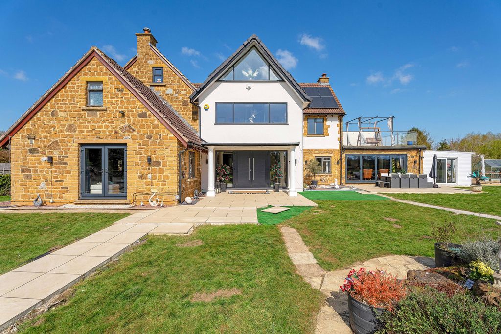 Property photo 1 of 39