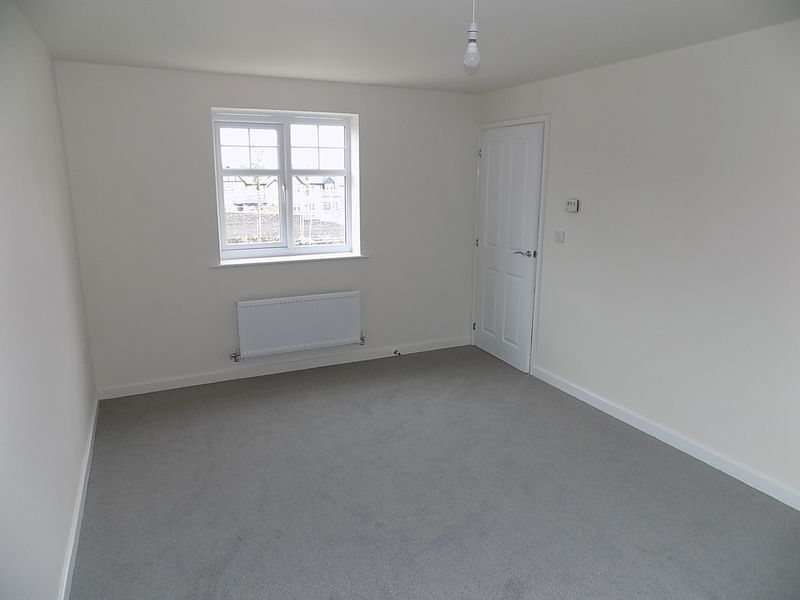 Property photo 3 of 13 Photo 8