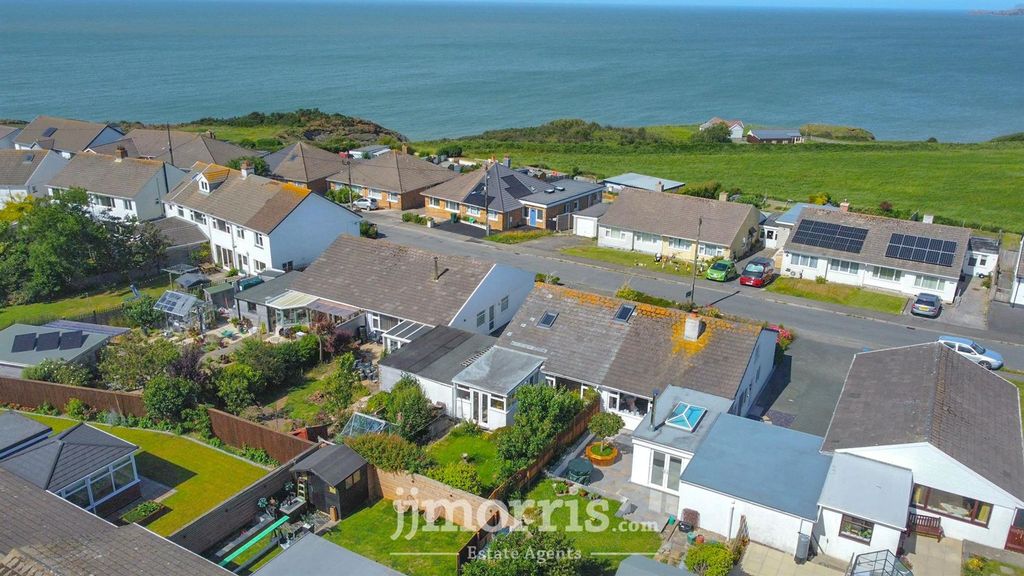 Property photo 3 of 37 89Fe1Fc6-436D-4Cb1-8D58-A18483A76188.Jpeg