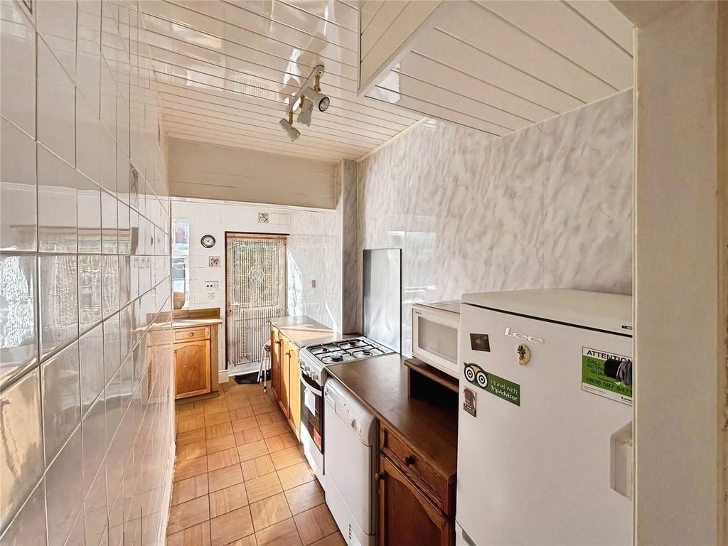 Property photo 2 of 18 Picture No. 25