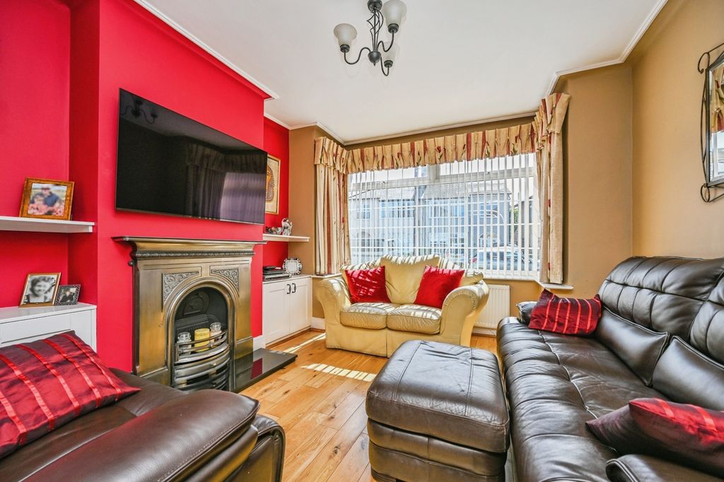 Property photo 2 of 20 Pbox-Img.Jpg