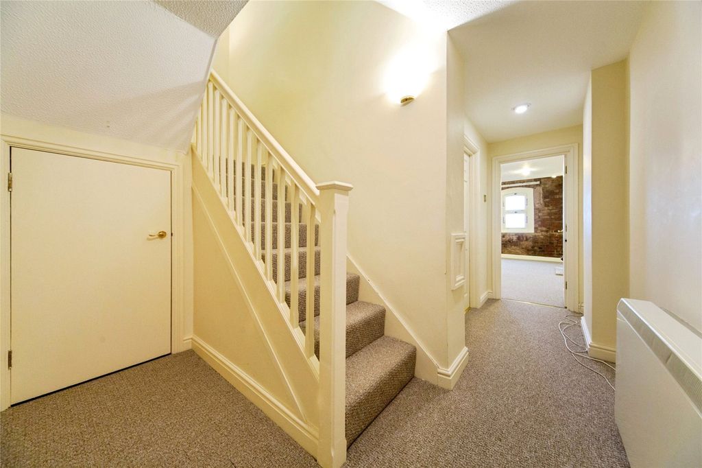 Property photo 3 of 46 Picture No. 23