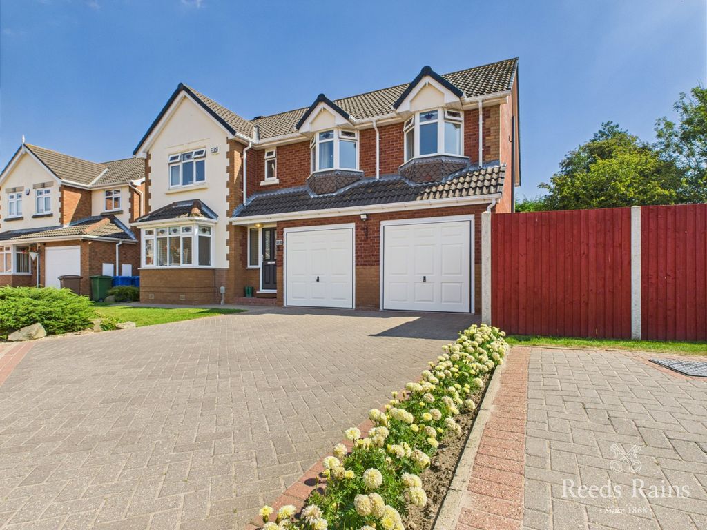 Property photo 1 of 35 Driveway