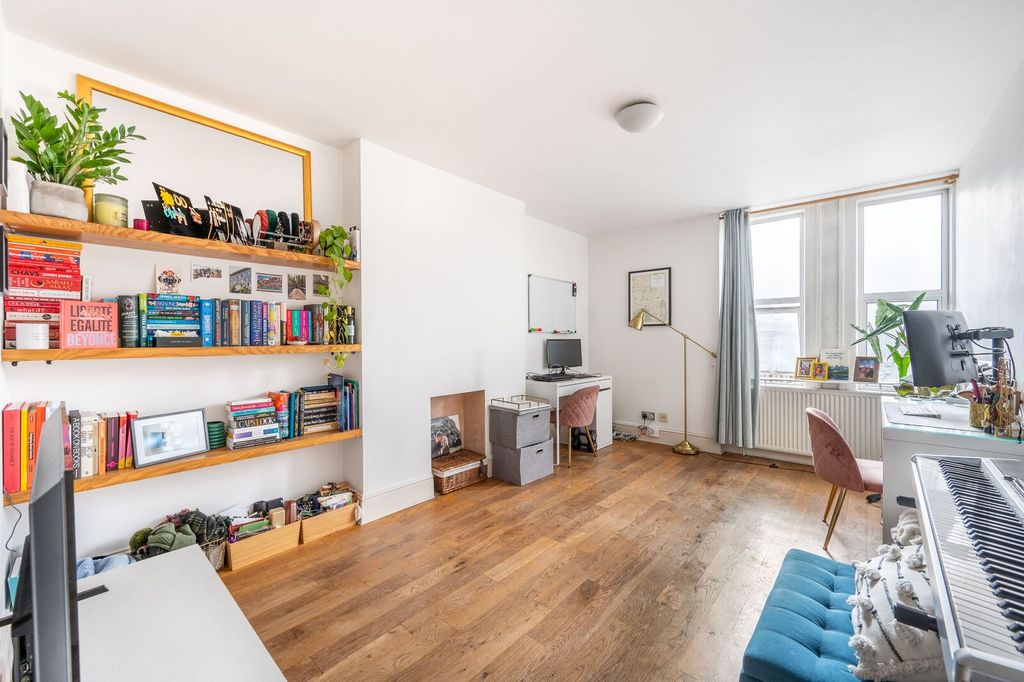 Property photo 1 of 6