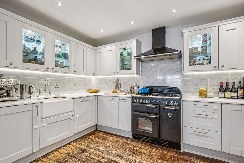 Property photo 2 of 16 Picture No. 25