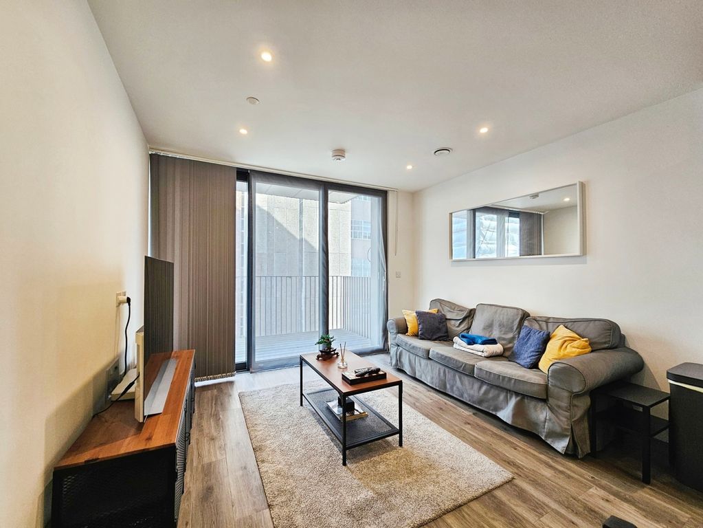 Property photo 2 of 10 Reception/Kitchen