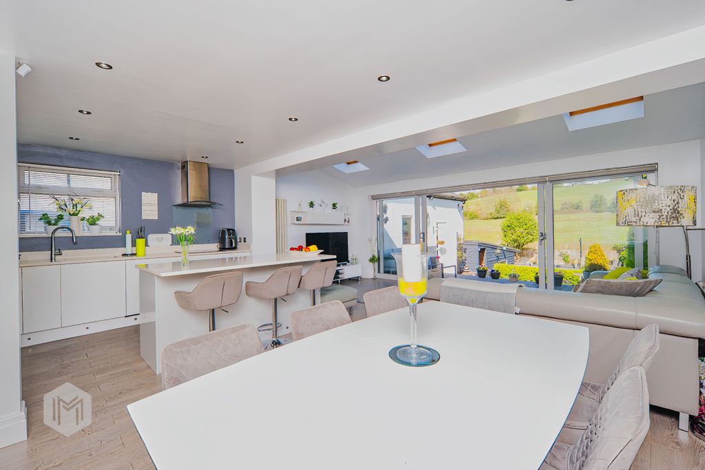 Property photo 2 of 31 Picture No. 28