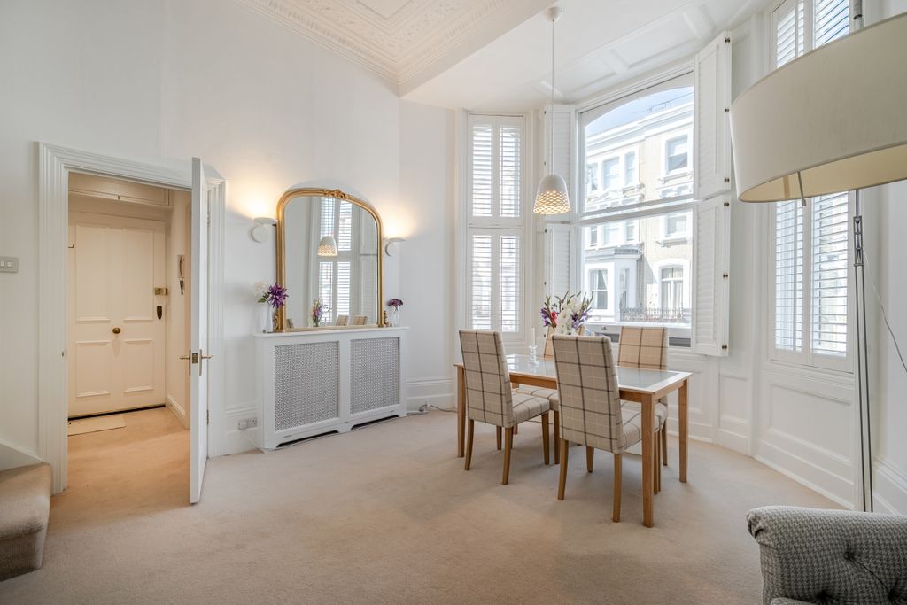 Property photo 3 of 14 Dining Area
