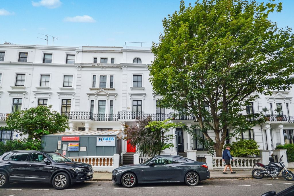 Property photo 1 of 9 Flat B, 79 Hereford Road, Notting Hill, London W2 5Bb