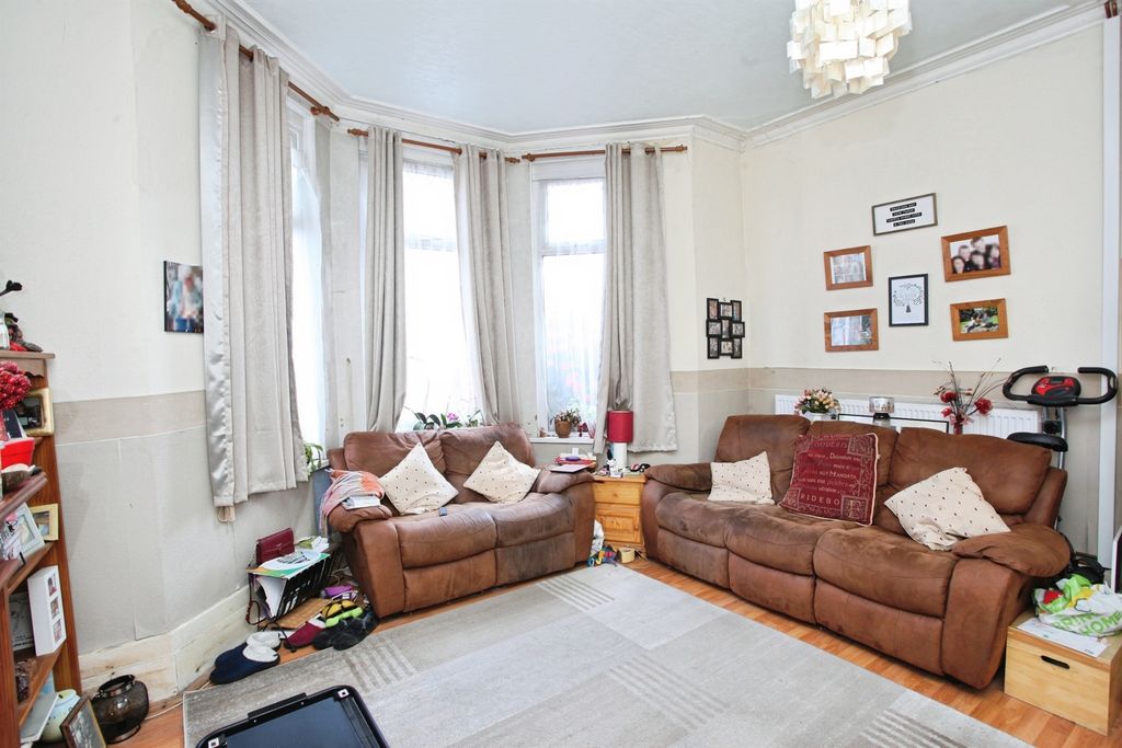 Property photo 3 of 17