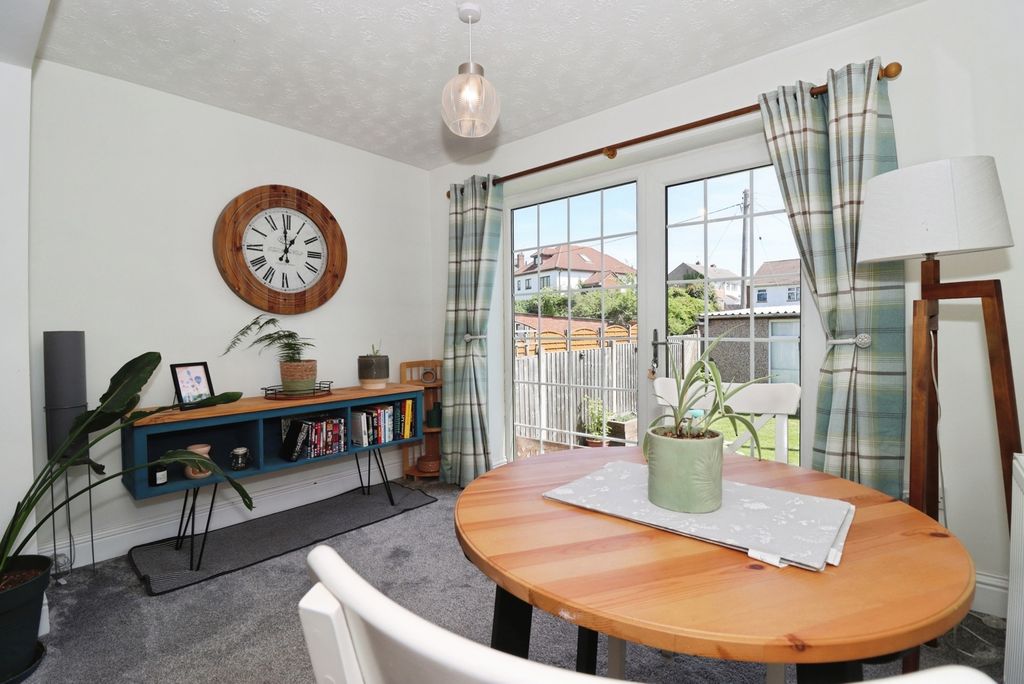 Property photo 3 of 19 Pbox-Img.Jpg