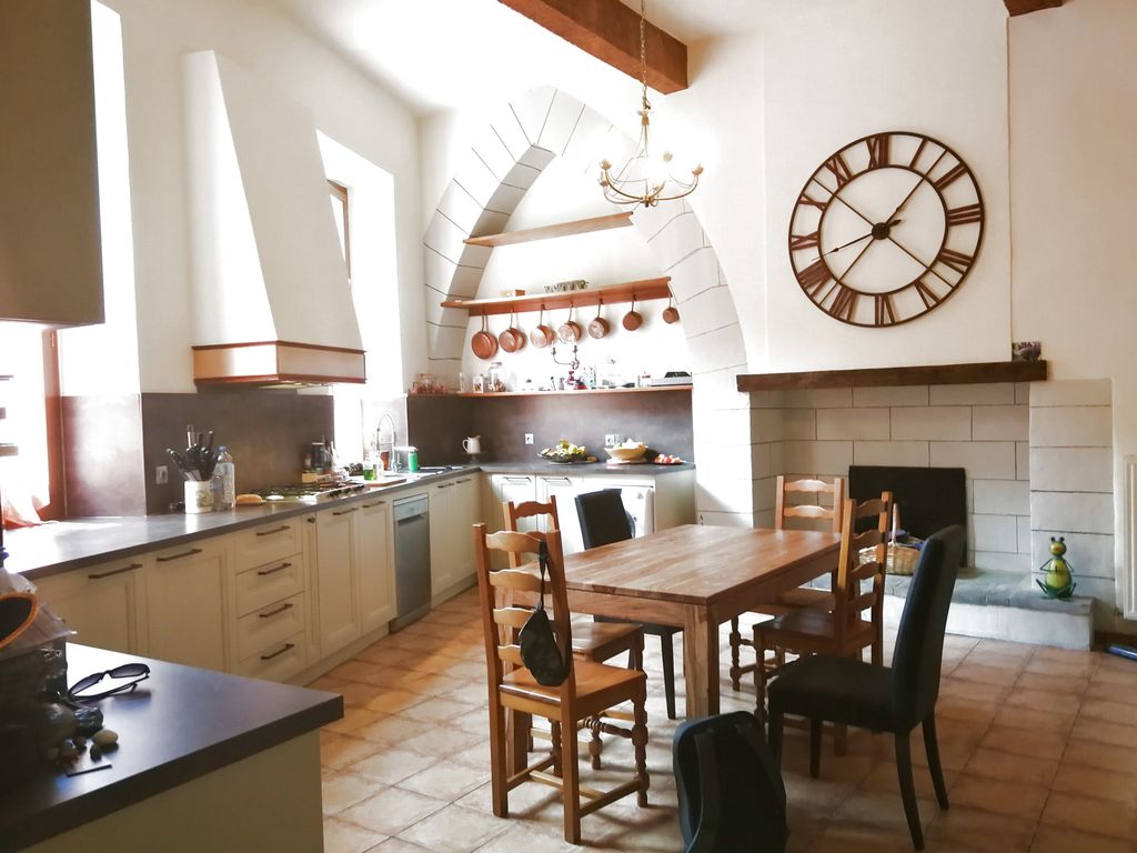 Property photo 2 of 32