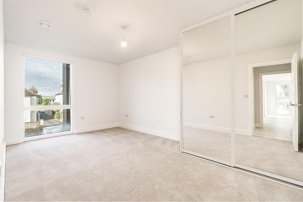 Property photo 2 of 16 Plot 9 Lindfield Place Final-4.Jpg