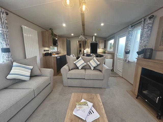 Property photo 2 of 12 Img 1816