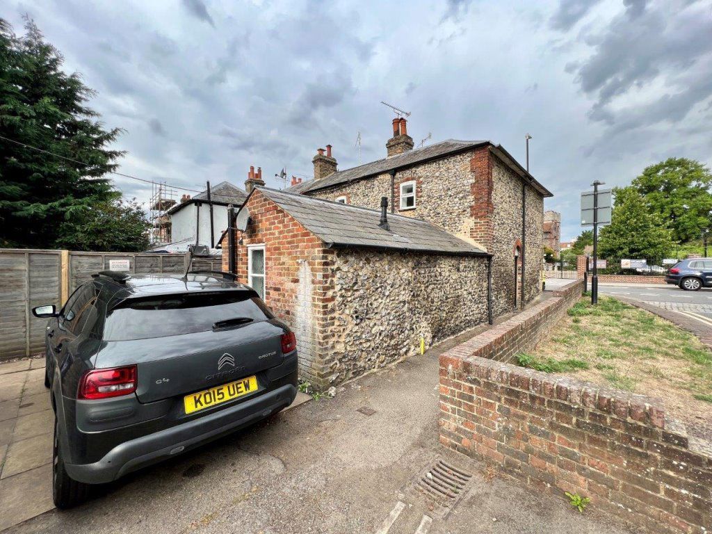 Property photo 2 of 35