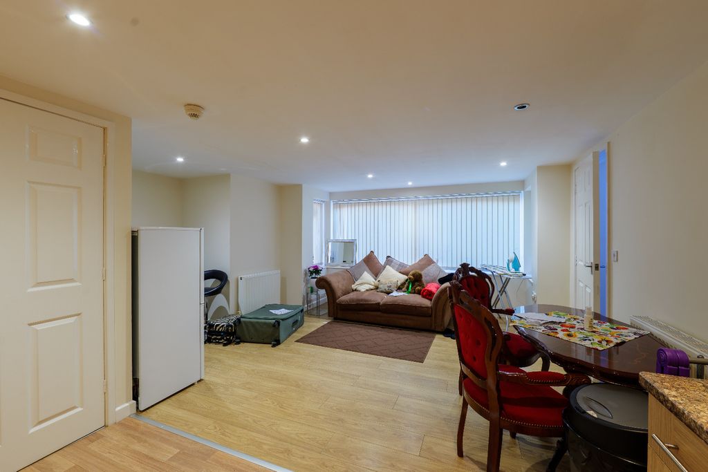 Property photo 3 of 19 4577395