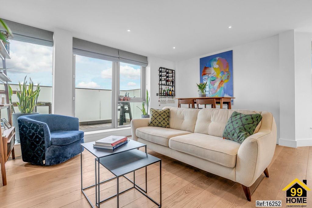 Property photo 1 of 9 Photo 0