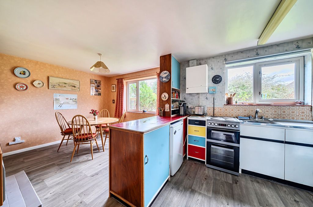 Property photo 2 of 27 1435897-11-69Caac...