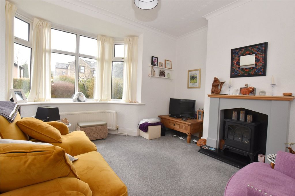 Property photo 3 of 29 Lounge