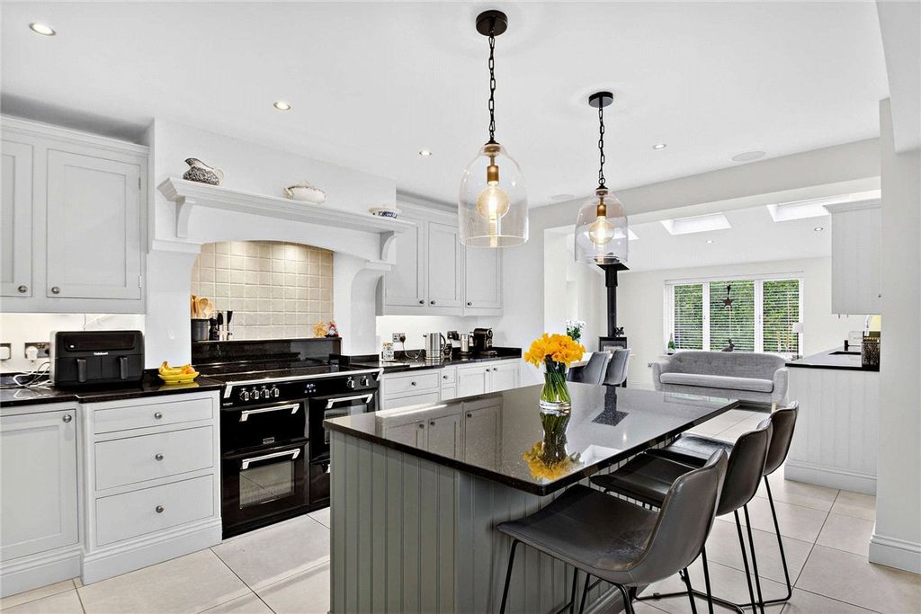 Property photo 2 of 22 Picture No. 02