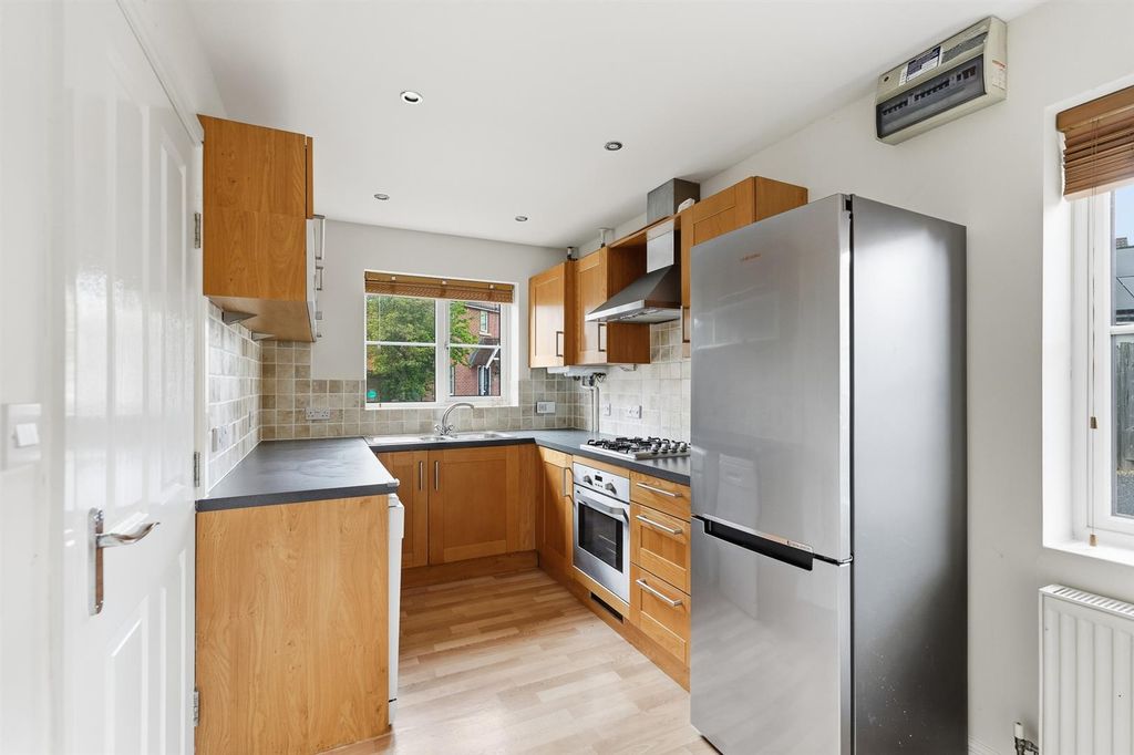 Property photo 3 of 15 Kitchen