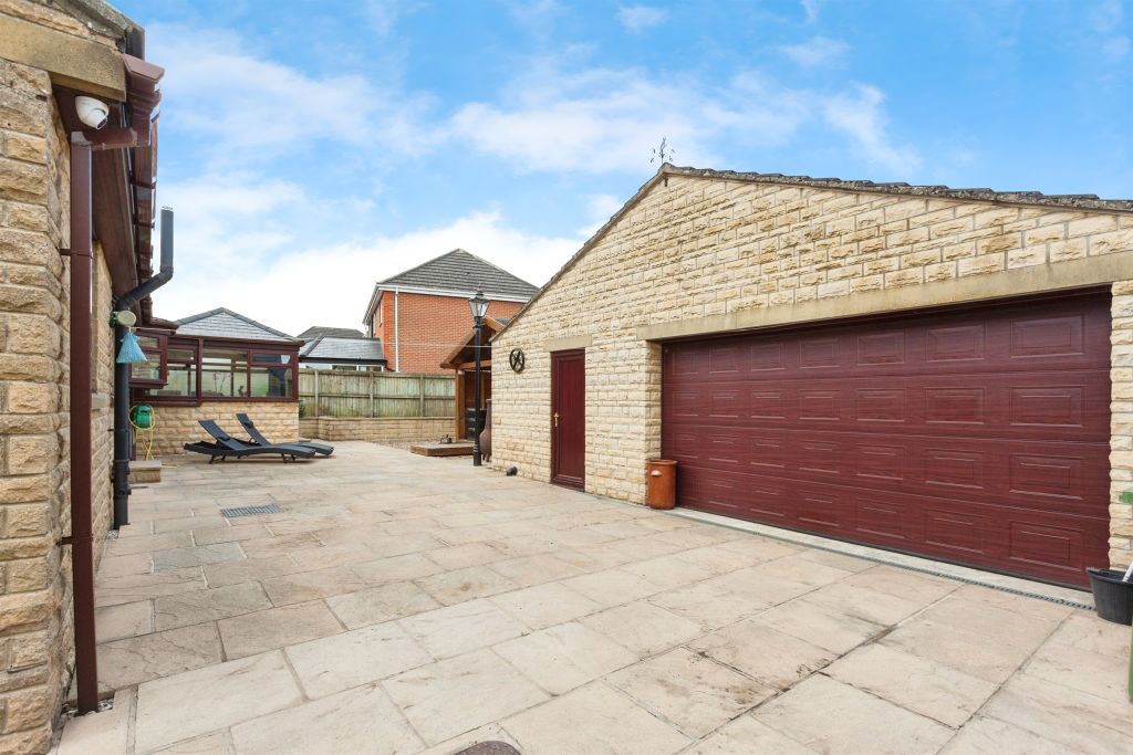 Property photo 2 of 17