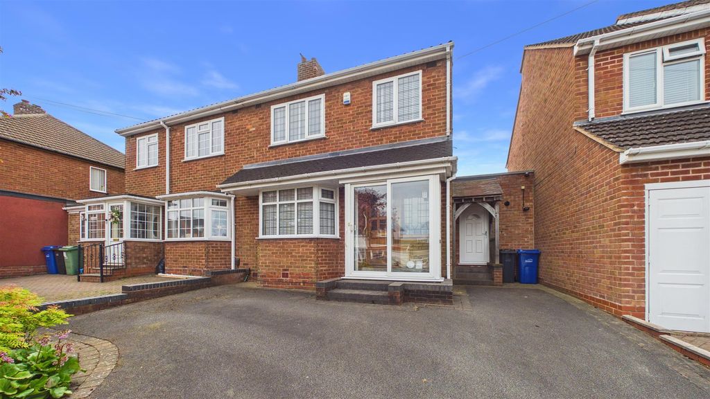 Property photo 1 of 27 Cam05101G0-Pr0151-Still032.Jpg