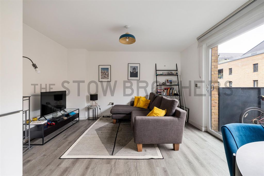 Property photo 3 of 11