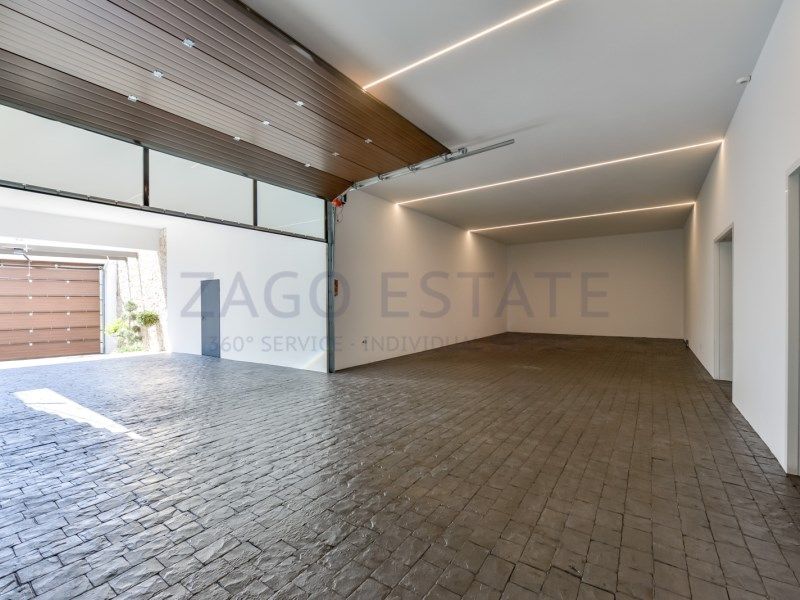 Property photo 3 of 49