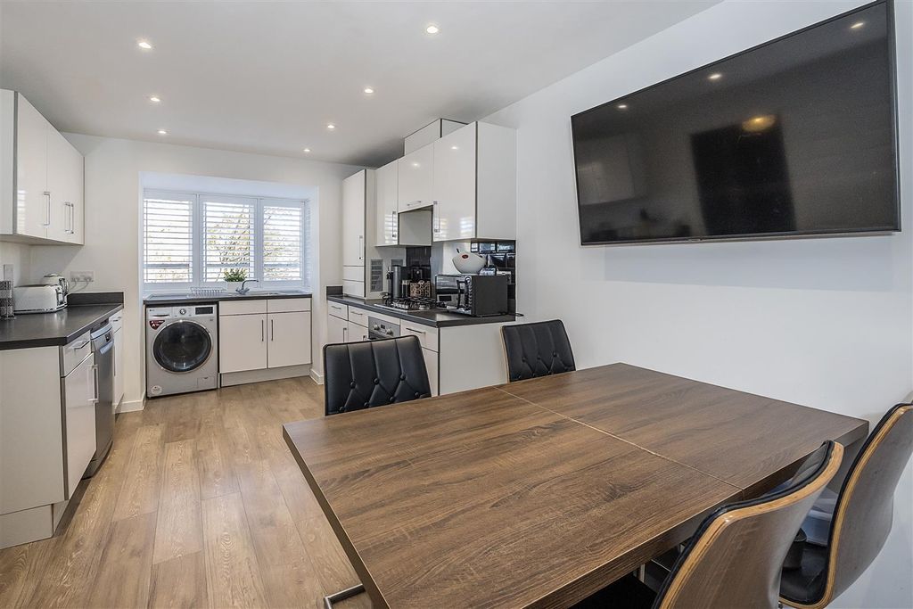 Property photo 2 of 23 Kitchen