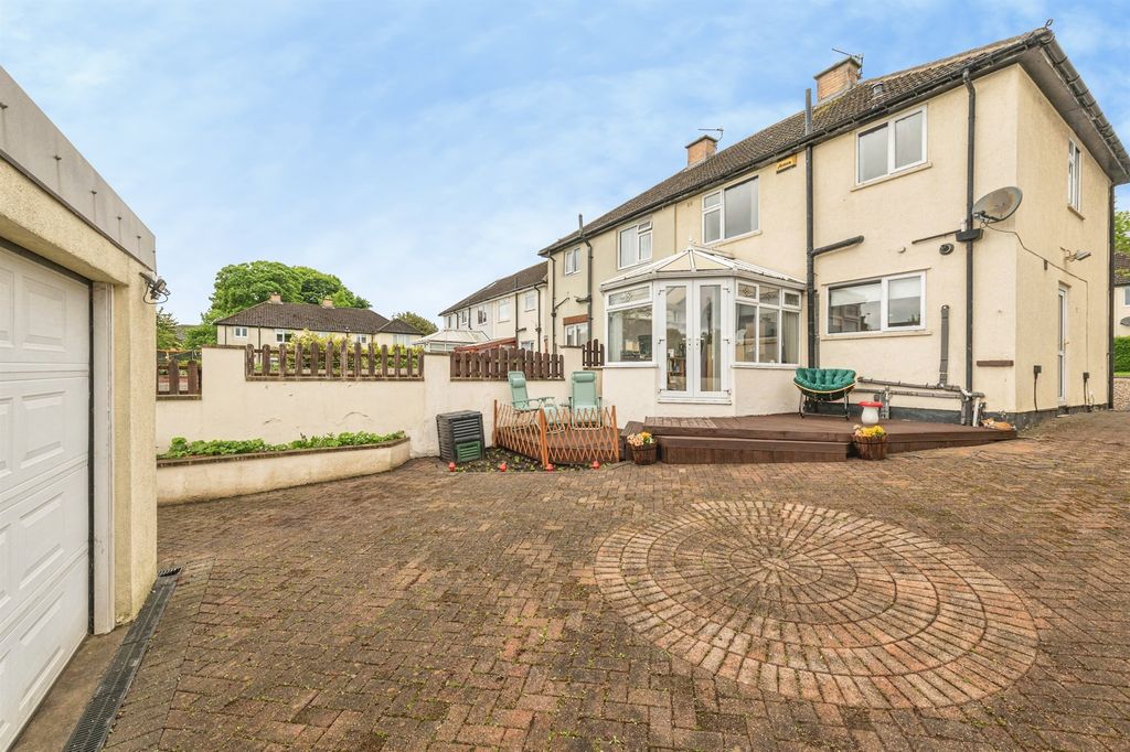 Property photo 2 of 15
