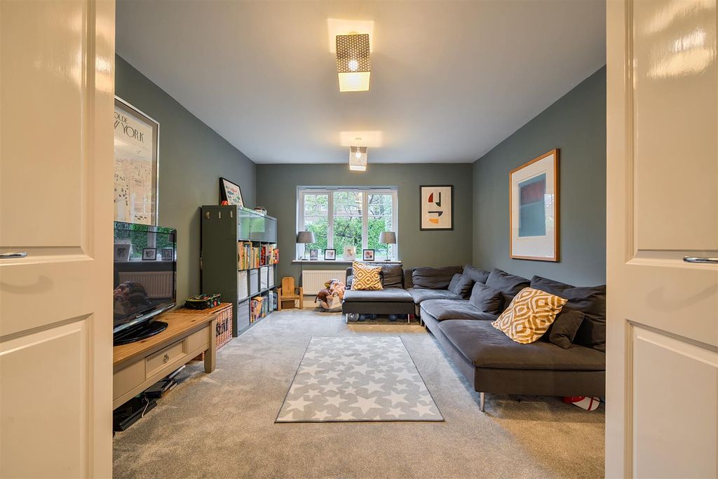 Property photo 2 of 39 1372174-7-68F9F14977A73-Arw-1.Jpg