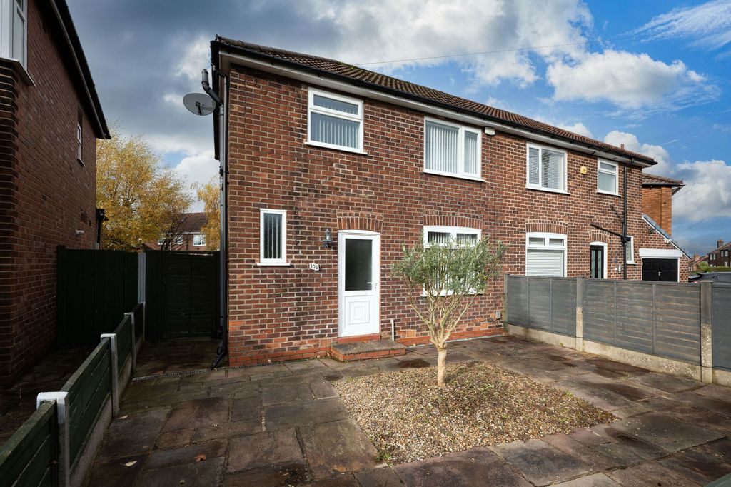 Property photo 2 of 19