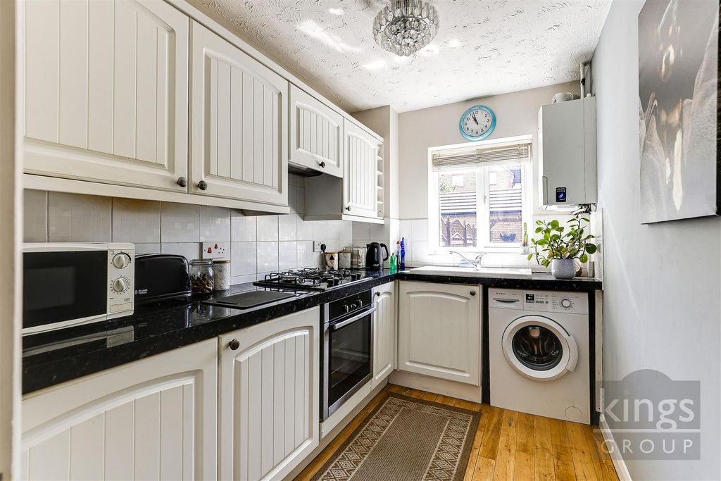 Property photo 3 of 17 Kitchen .Jpg
