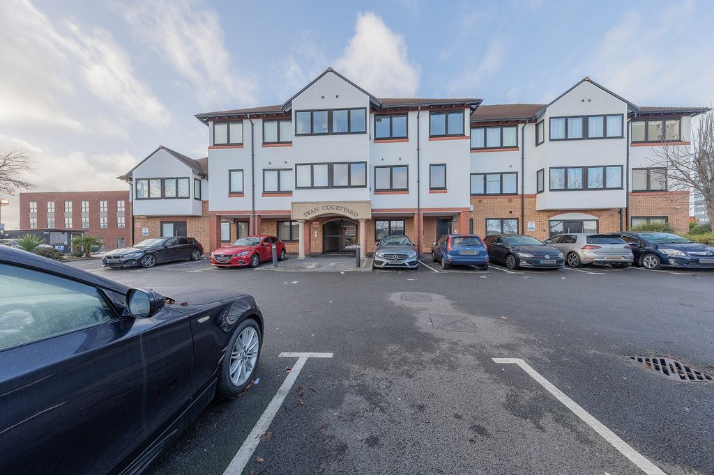 Property photo 1 of 12