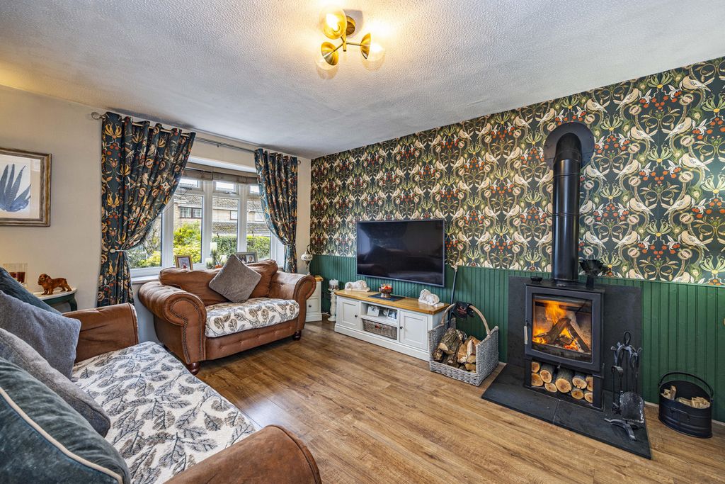 Property photo 3 of 16