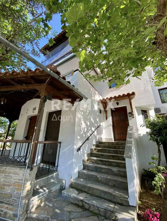 Property photo 1 of 44