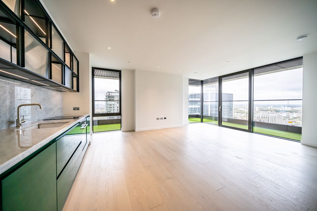 Property photo 1 of 8 37th Floor 2 Bedroom Apartment