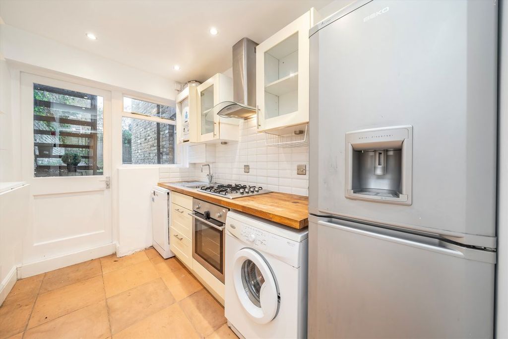 Property photo 3 of 6