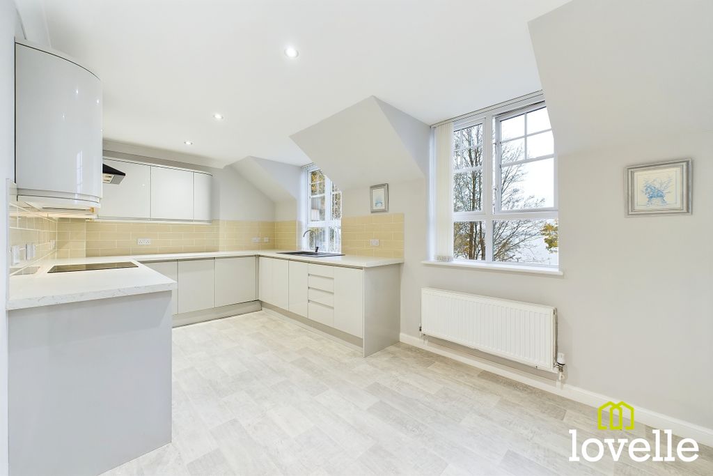 Property photo 3 of 25