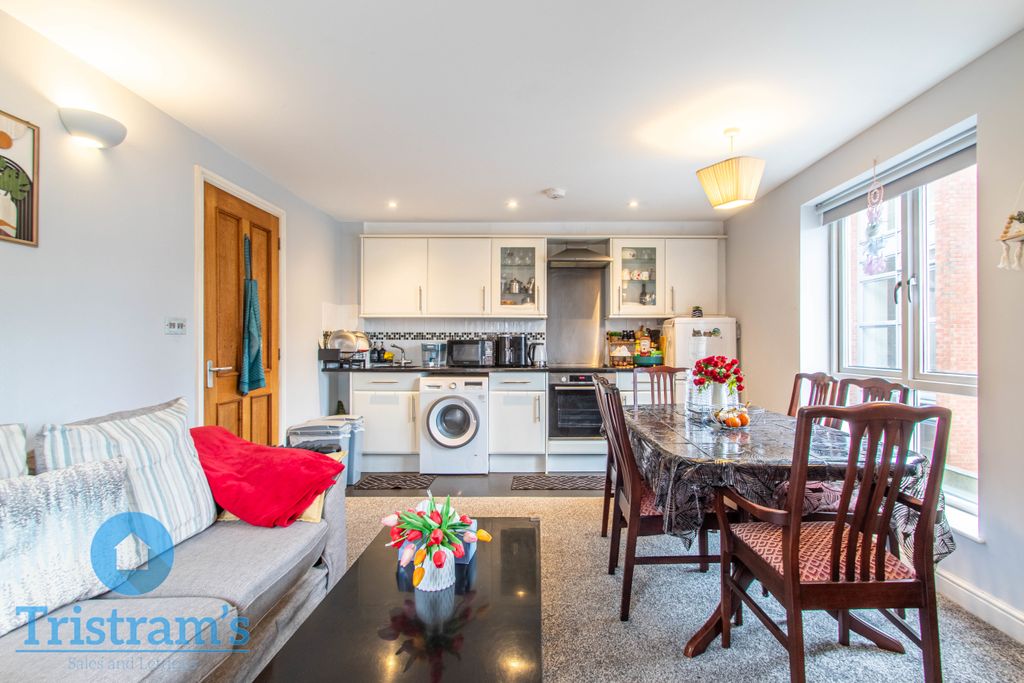 Property photo 2 of 13