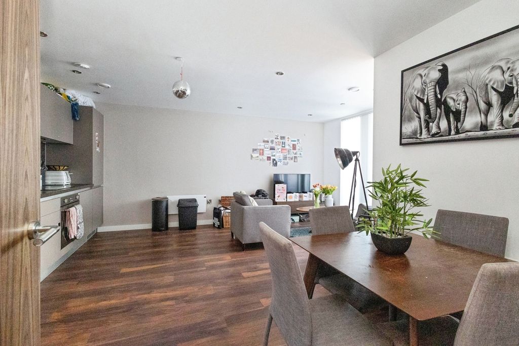 Property photo 3 of 14 Pbox-Img.Jpg