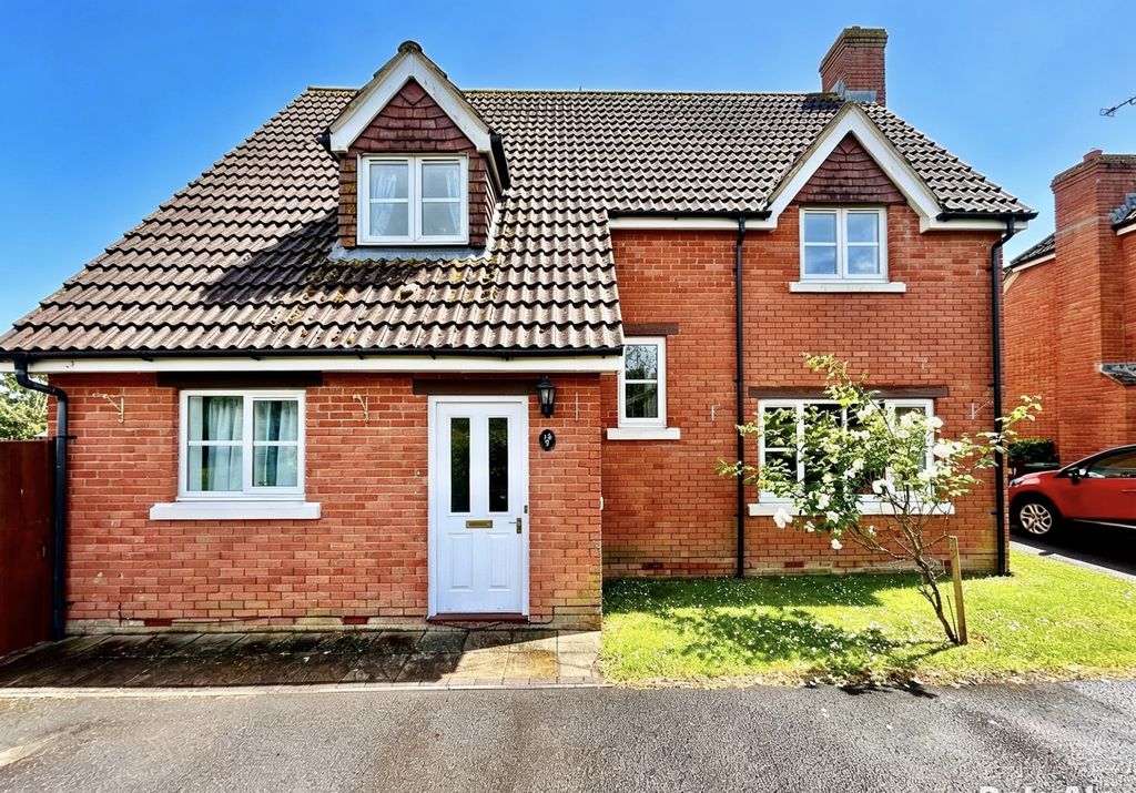 Property photo 1 of 11
