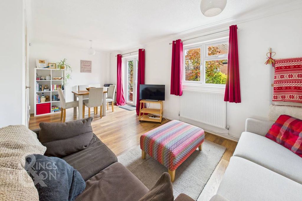 Property photo 3 of 19