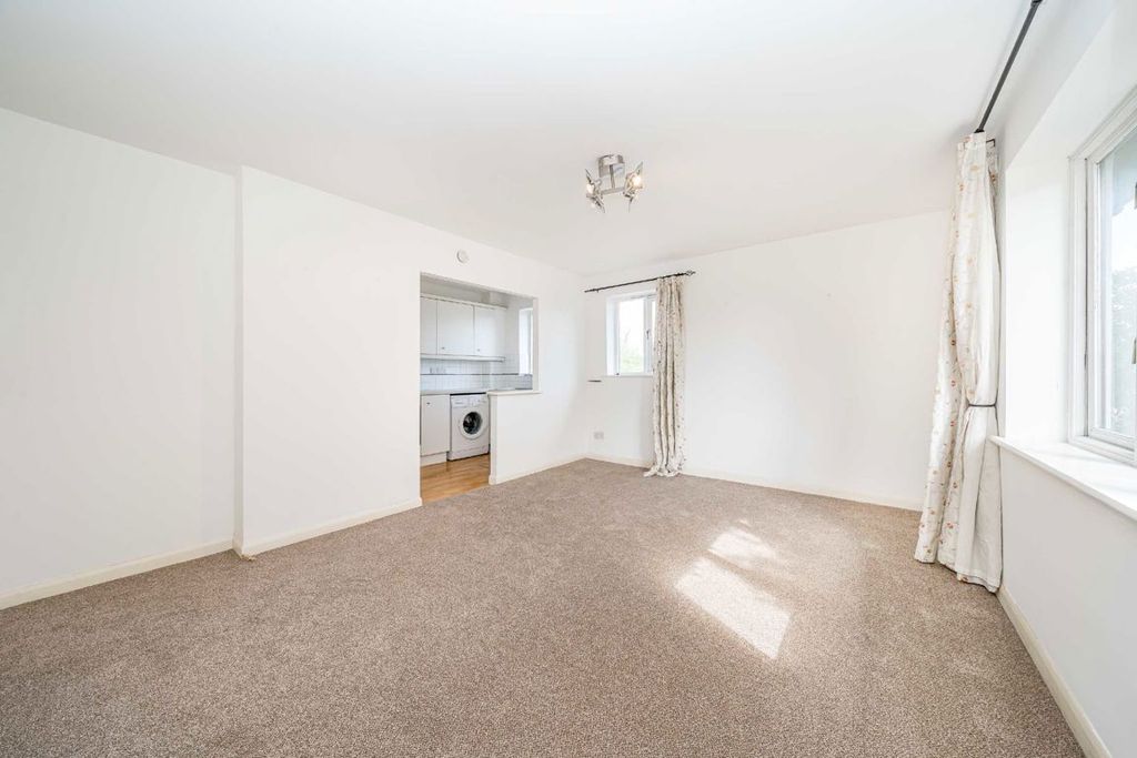 Property photo 2 of 4