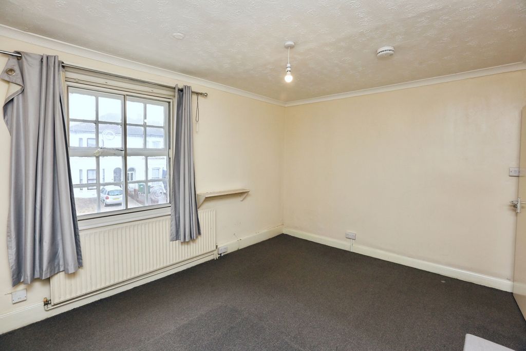Property photo 2 of 20 Pbox-Img.Jpg