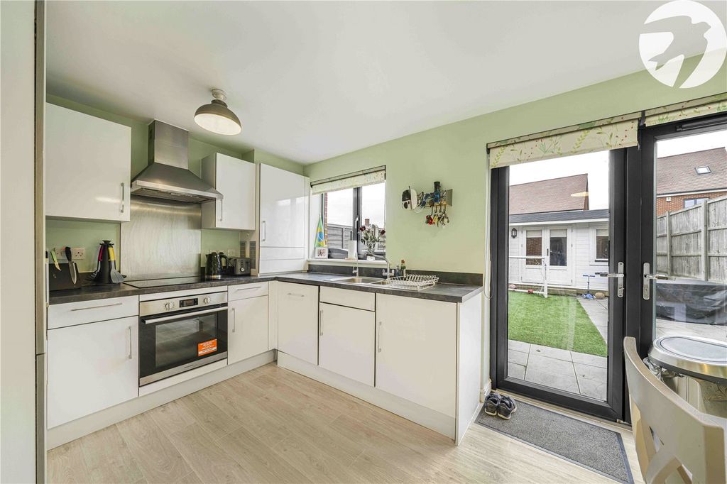 Property photo 3 of 20 Kitchen/Dining